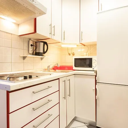 Apartment 1 Bedroom Beautiful In *
